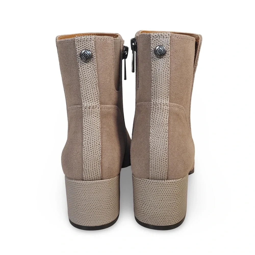 Donald Pliner Kelsee Women's 7.5M Suede Embossed Block Heel Ankle Boots Taupe